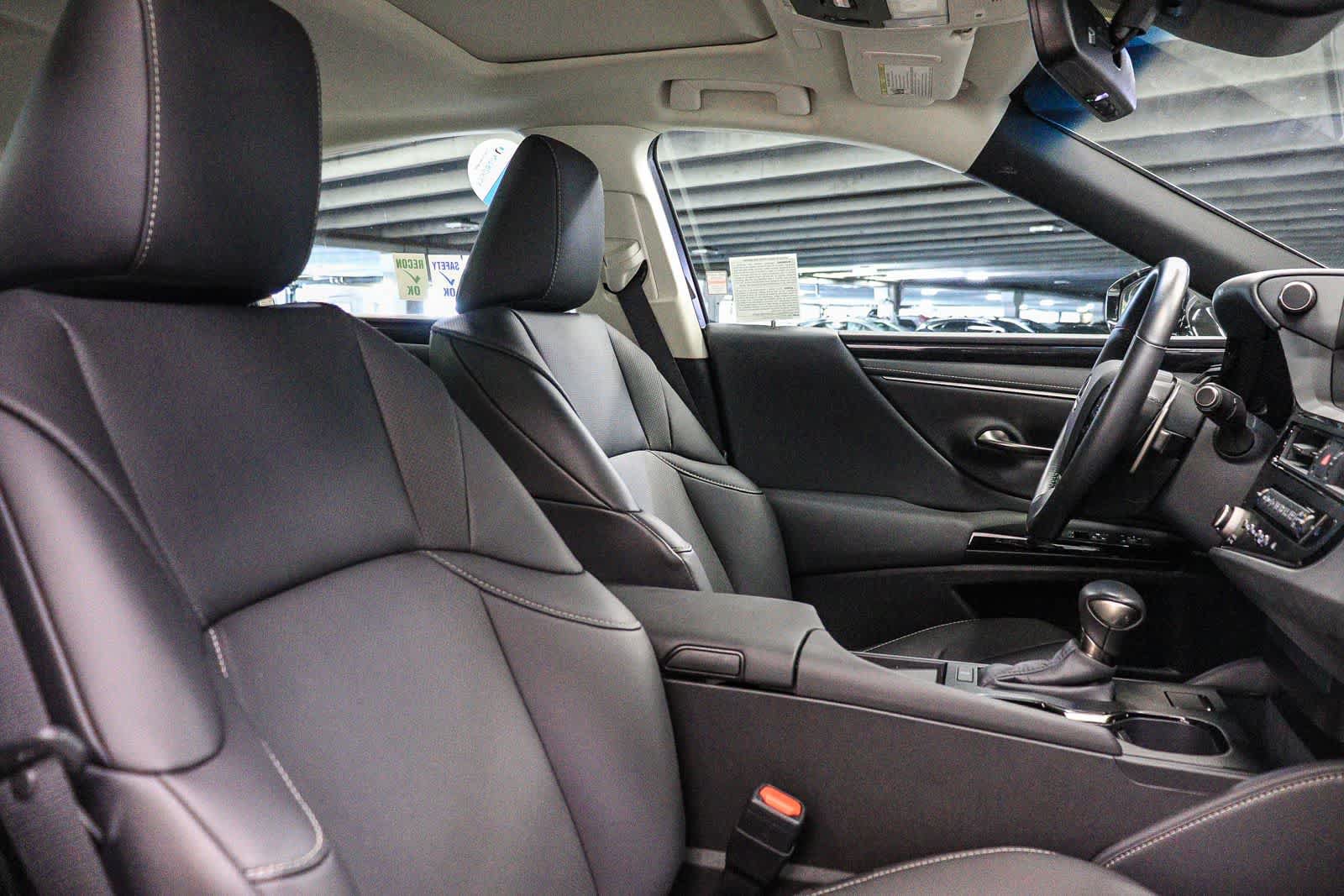 Used 2025 Lexus ES 350 w/ Accessory Package (Z2) FWD image 17