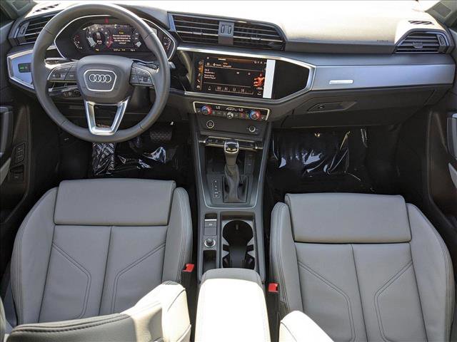 New 2025 Audi Q3 2.0T Premium image 13