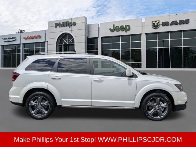 Used 2015 Dodge Journey Crossroad w/ Flexible Seating Group FWD image 2