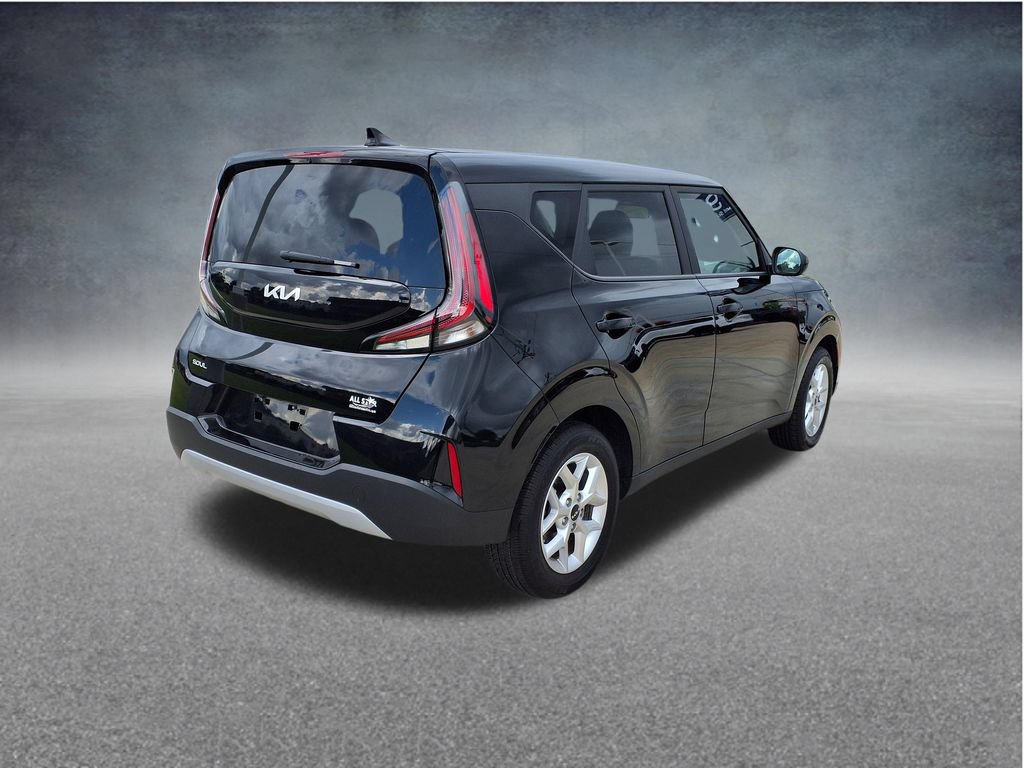 Used 2025 Kia Soul LX w/ LX Technology Package FWD image 9