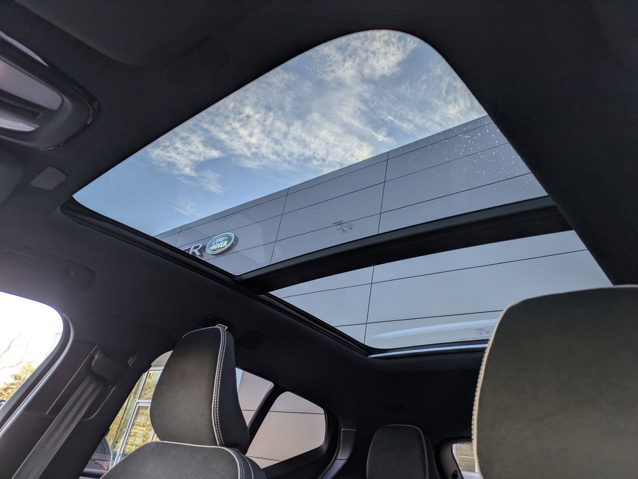 Certified 2023 Volvo XC40 Recharge Plus image 24