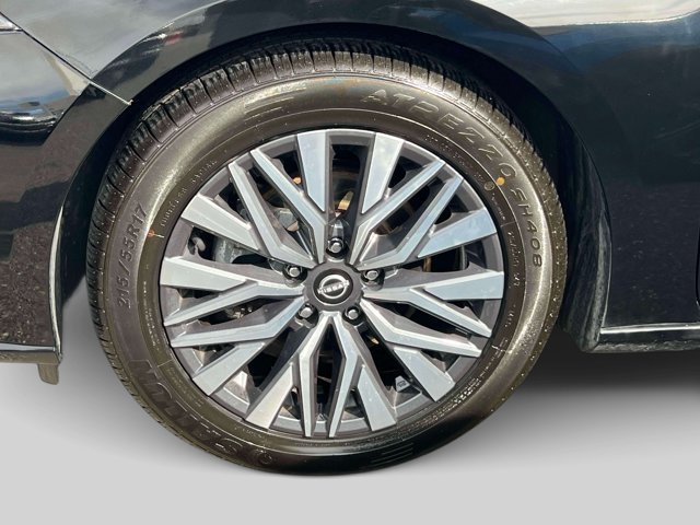 Used 2024 Nissan Altima 2.5 SV w/ SV Premium Package FWD image 7