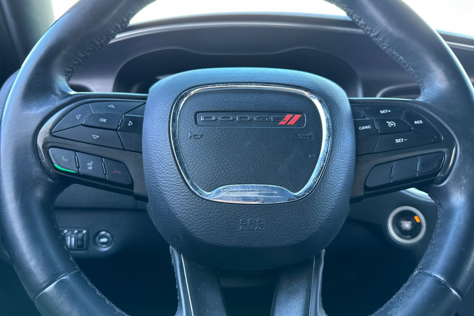 Used 2017 Dodge Charger SE w/ Blacktop Package RWD image 33