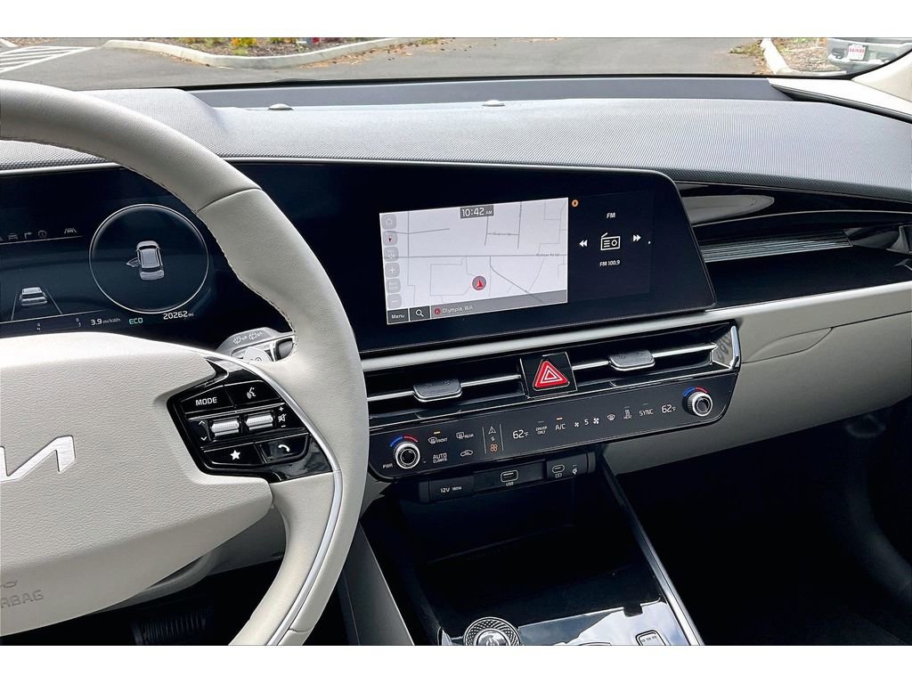 Used 2023 Kia Niro Wind w/ Wind Preserve Package FWD image 6