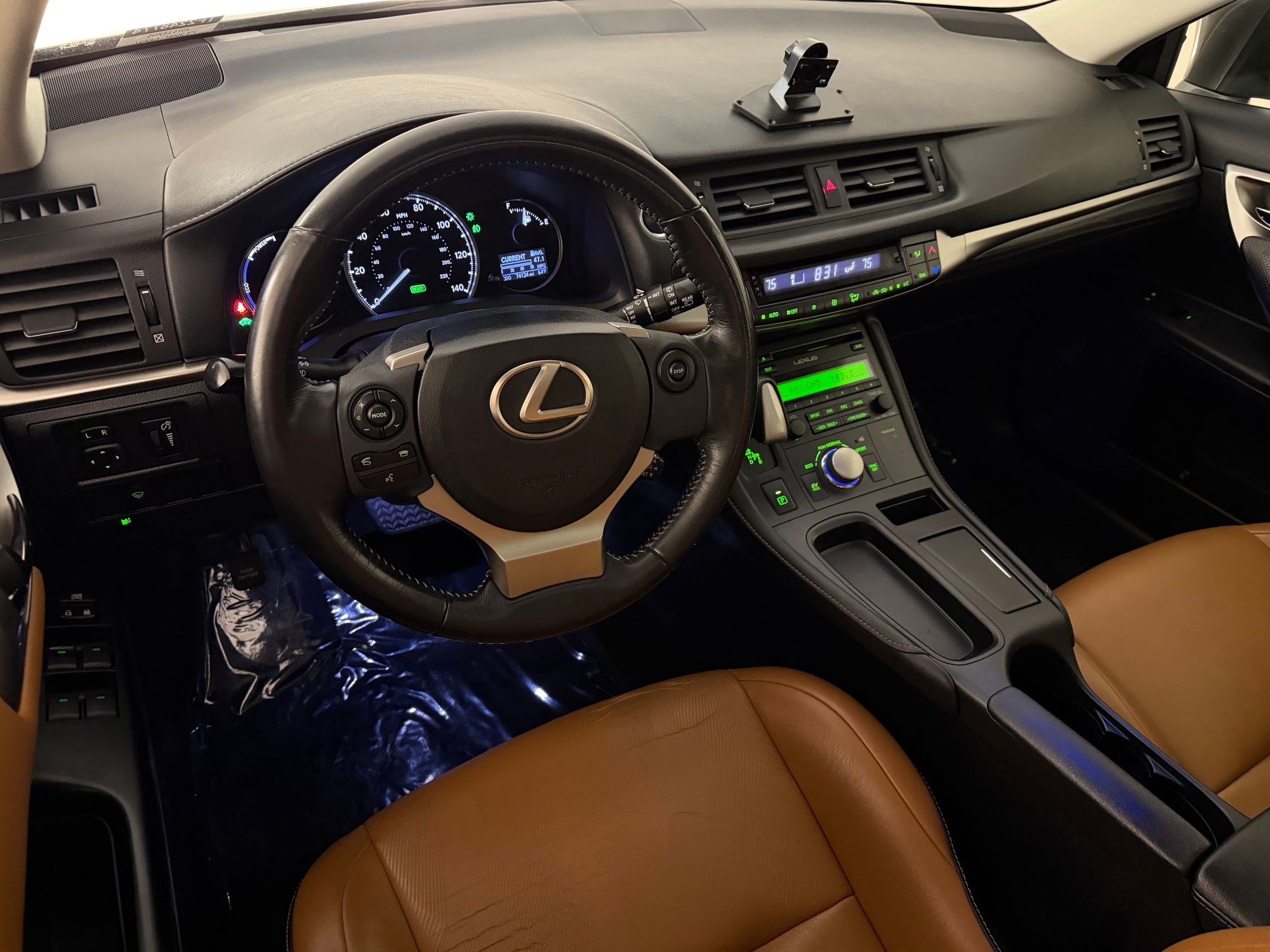 Used 2015 Lexus CT 200h FWD image 4