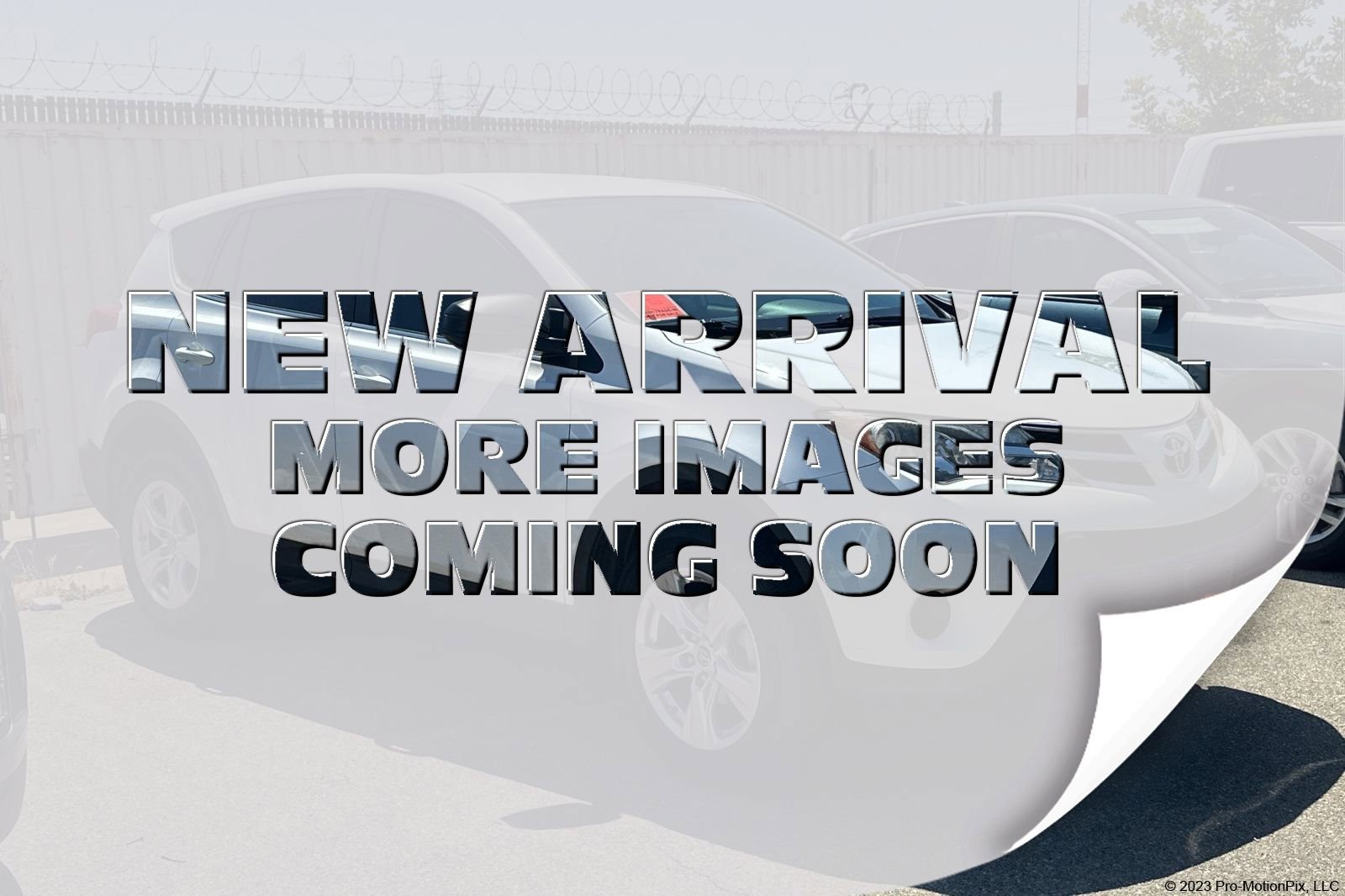 Used 2015 Toyota RAV4 LE FWD image 1