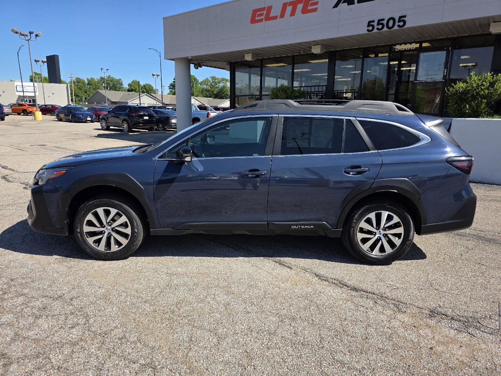Used 2023 Subaru Outback Premium AWD/4WD image 8