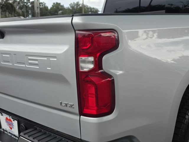 Used 2022 Chevrolet Silverado 1500 LTZ AWD/4WD image 11