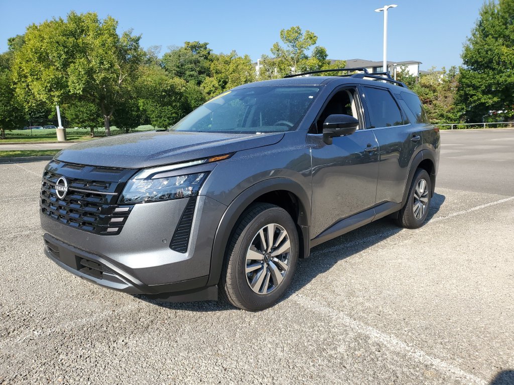 New 2026 Nissan Pathfinder SL FWD image 2