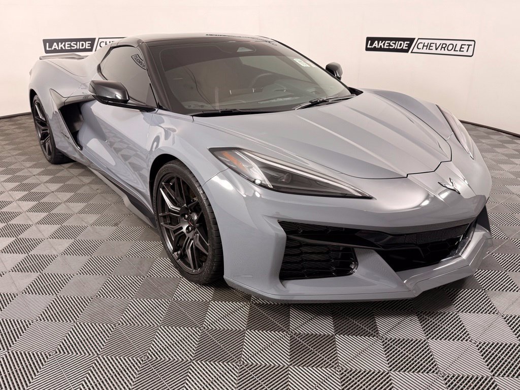 Used 2024 Chevrolet Corvette Z06 RWD image 8