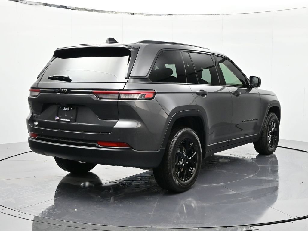 New 2025 Jeep Grand Cherokee Altitude image 6