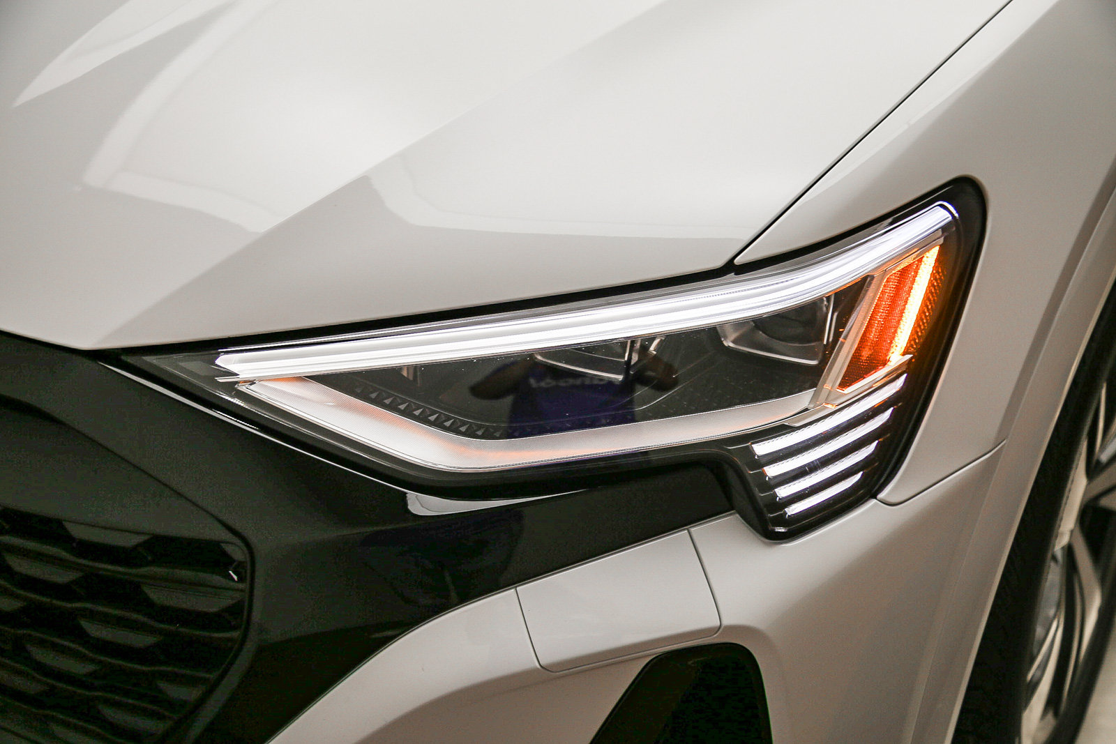 Certified 2024 Audi Q8 e-tron Premium AWD/4WD image 8