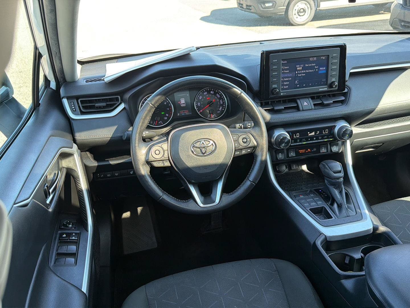 Used 2021 Toyota RAV4 XLE w/ Convenience Package AWD/4WD image 18