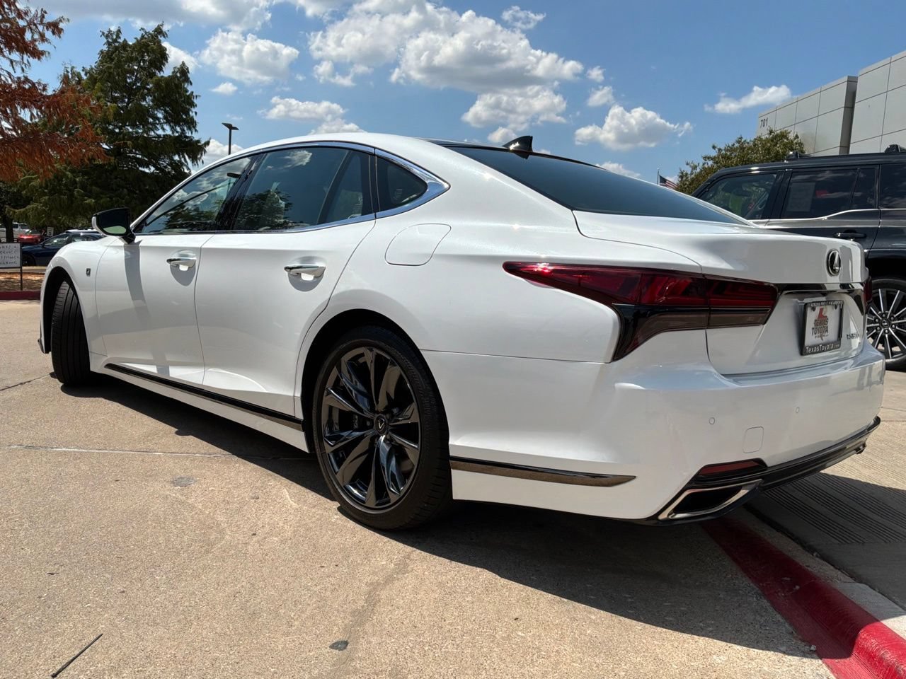 Used 2023 Lexus LS 500 F Sport w/ Cold Weather Package (CK) RWD image 8