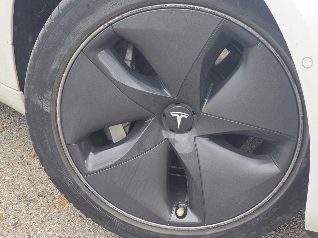 Used 2020 Tesla Model 3 Standard Range Plus image 7