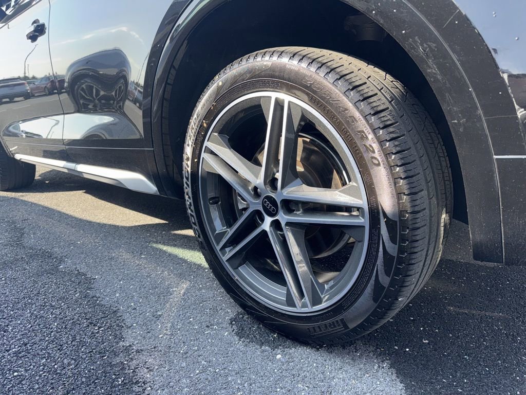 Certified 2025 Audi Q5 e Premium Plus image 37