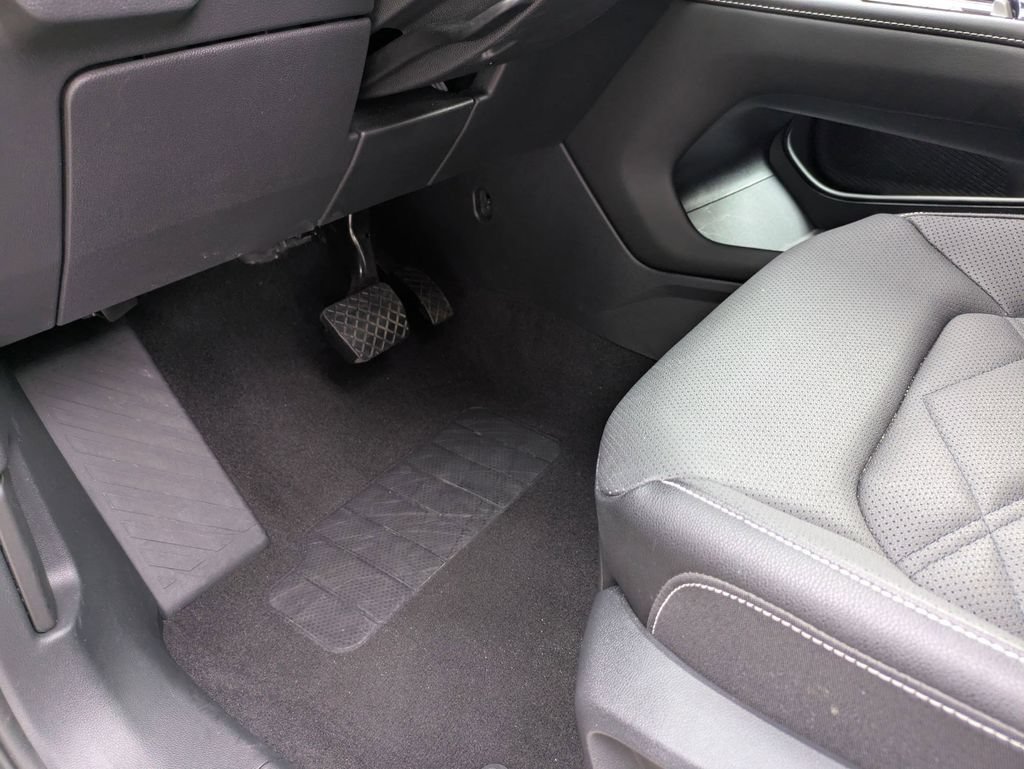 Used 2026 Volkswagen Atlas SE FWD image 15