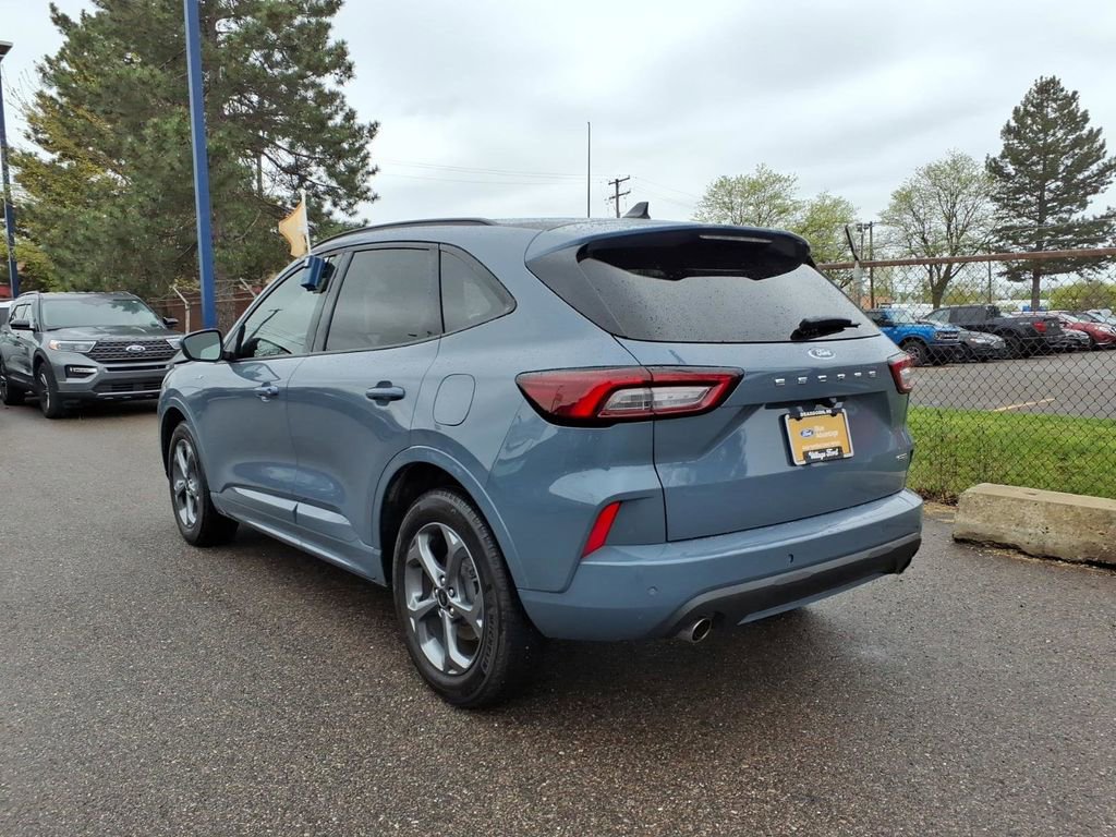 Used 2023 Ford Escape ST-Line Select w/ Tech Pack #1 AWD/4WD image 9