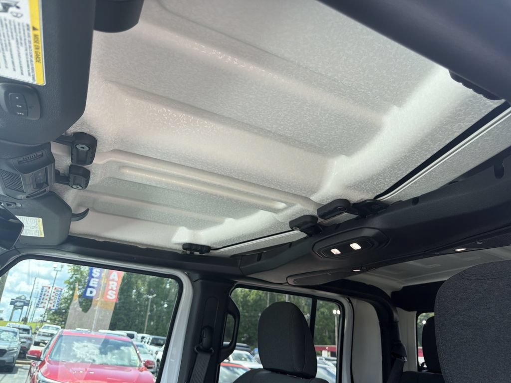 Used 2024 Jeep Gladiator Sport AWD/4WD image 31
