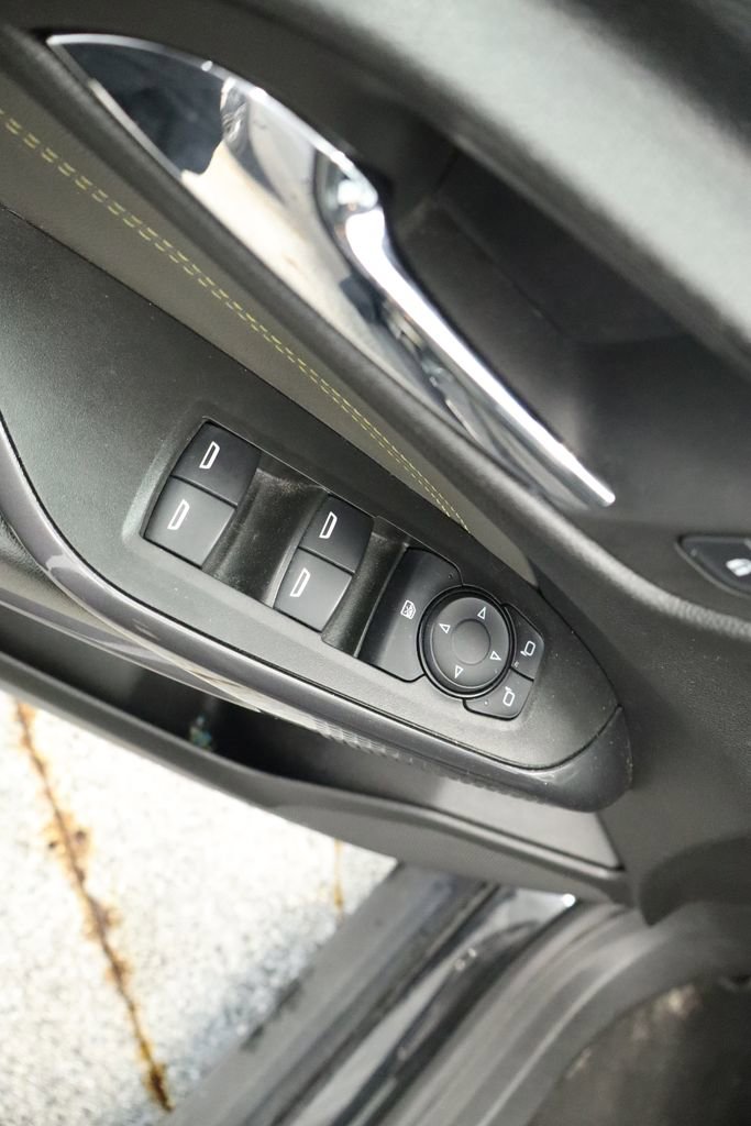 Used 2024 Chevrolet Trax ACTIV w/ Sunroof Package image 35