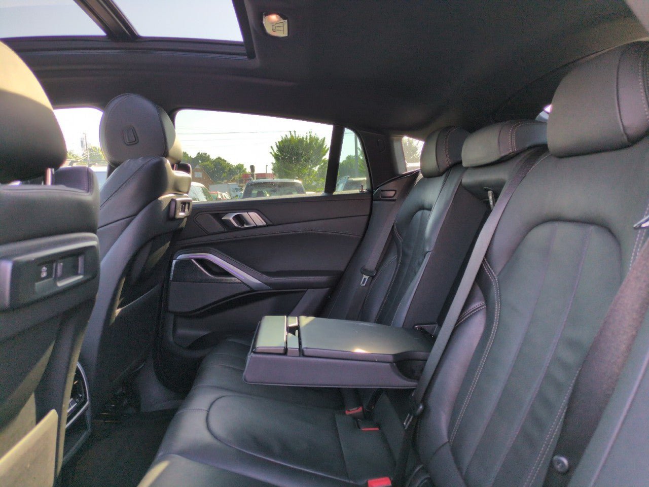 Used 2021 BMW X6 xDrive40i AWD/4WD image 24