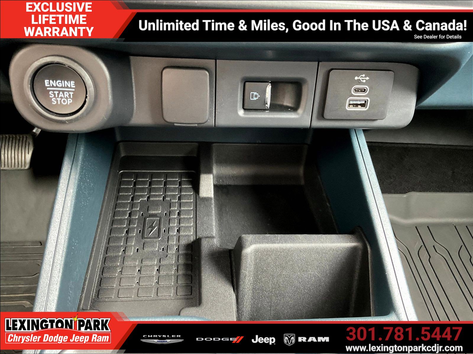 Used 2025 Ford Maverick Lariat w/ Black Appearance Package AWD/4WD image 16