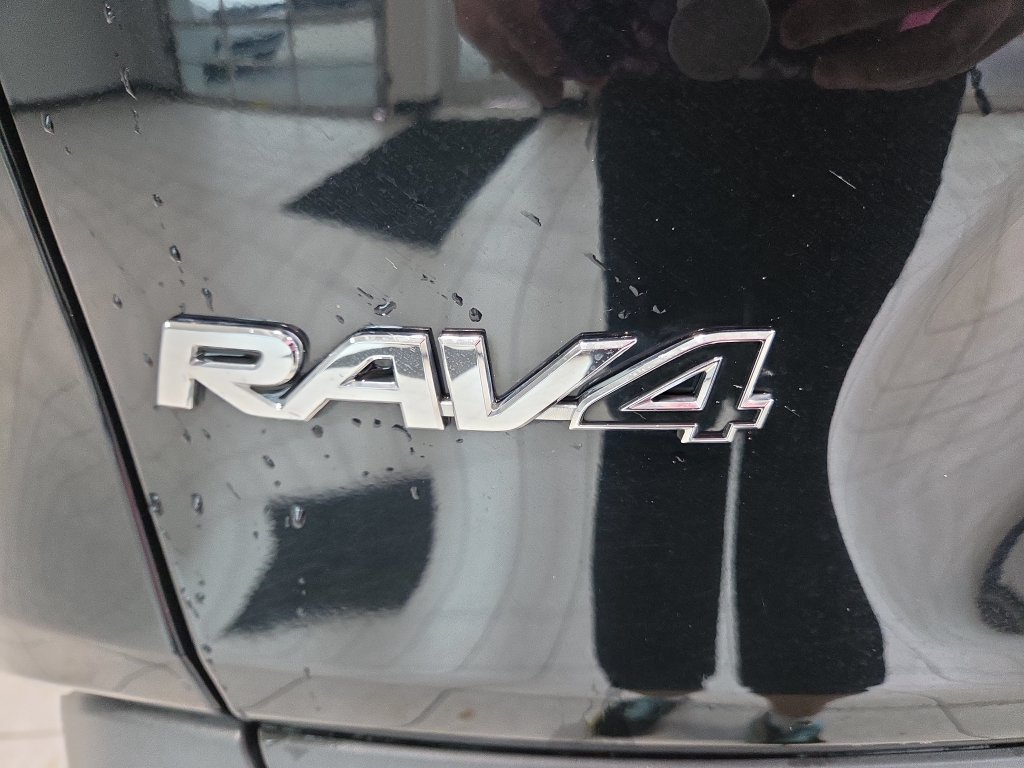 Used 2024 Toyota RAV4 XLE AWD/4WD image 13