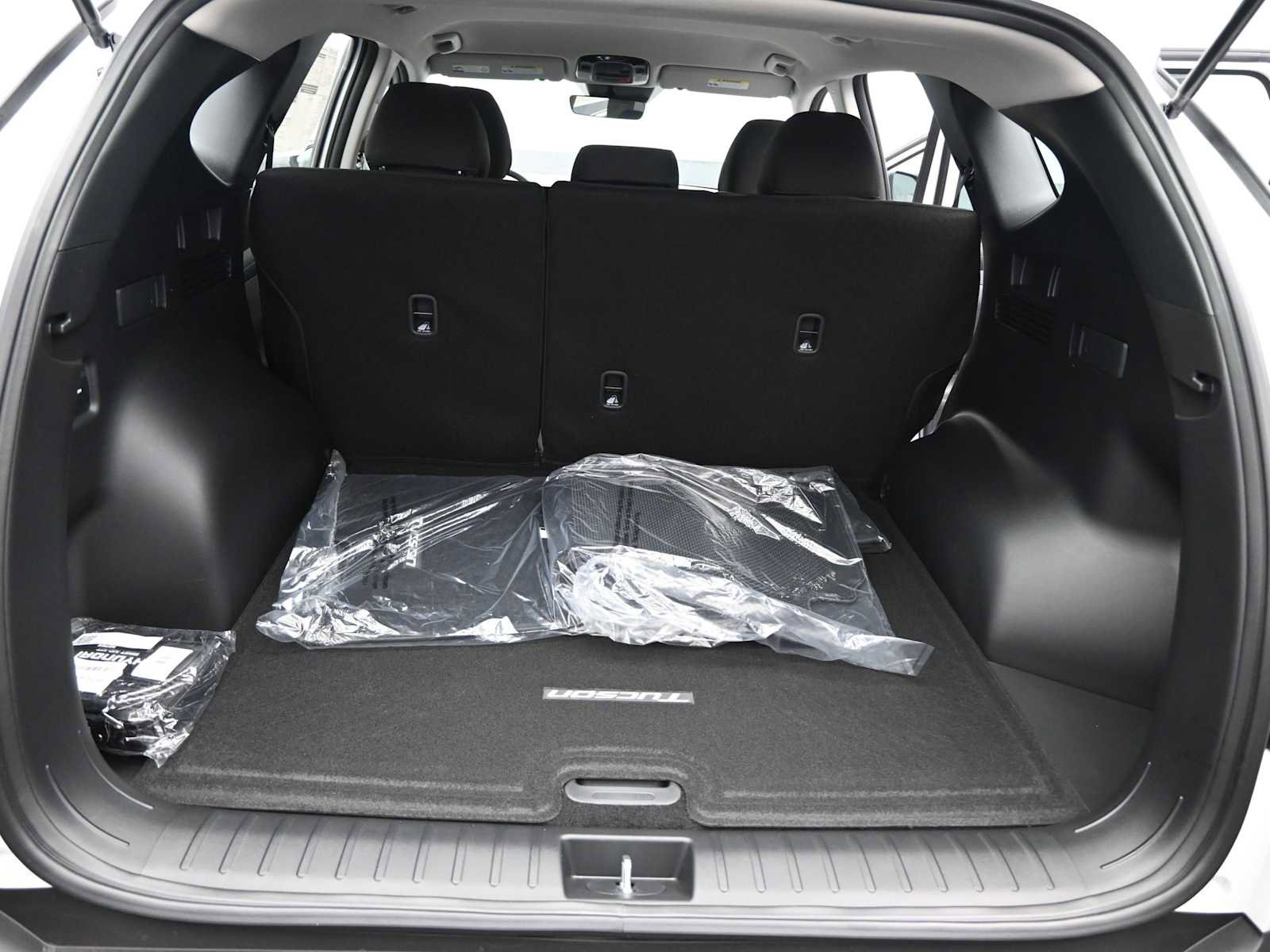 New 2026 Hyundai Tucson SE image 13