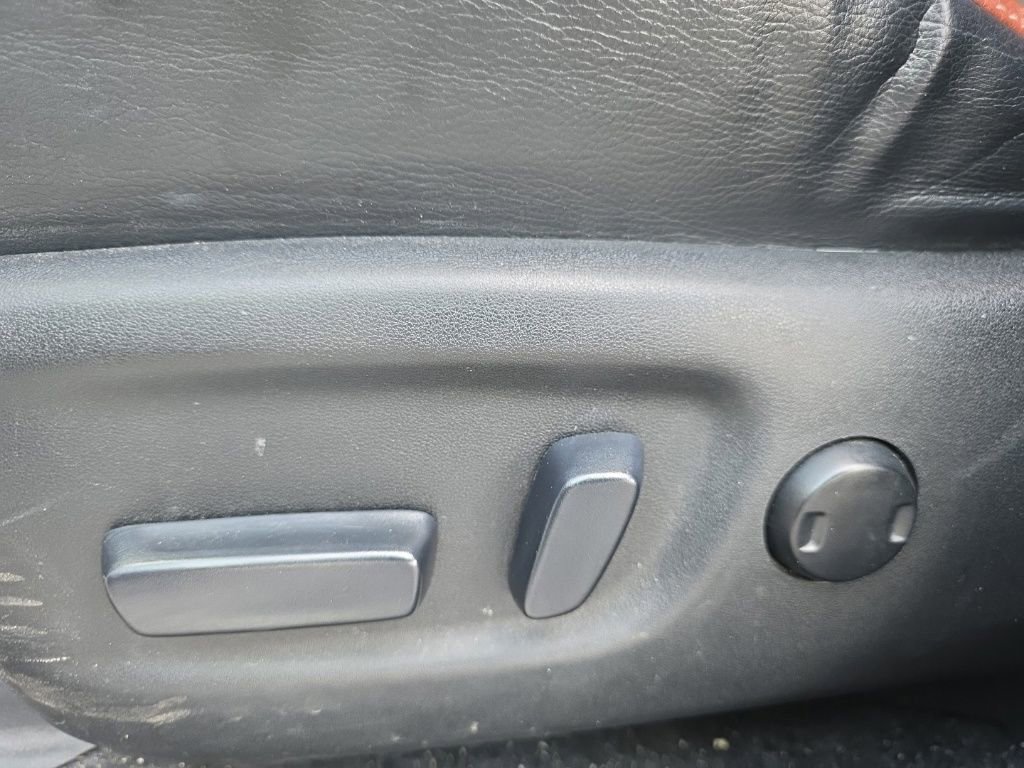 Used 2013 Toyota RAV4 Limited AWD/4WD image 12