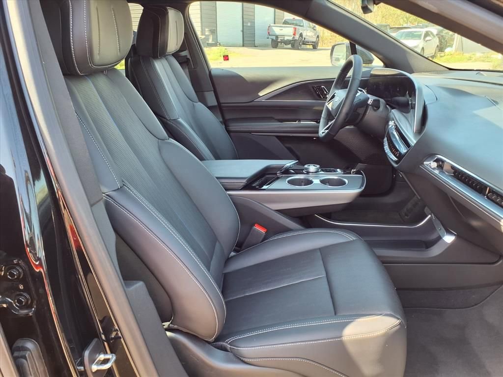 Used 2024 Cadillac Lyriq Sport image 14