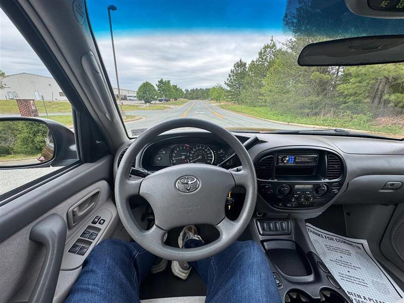 Used 2007 Toyota Sequoia SR5 AWD/4WD image 18