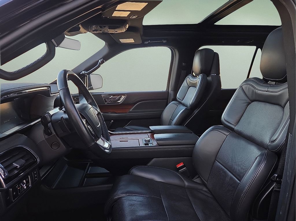Used 2024 Lincoln Navigator Reserve image 23
