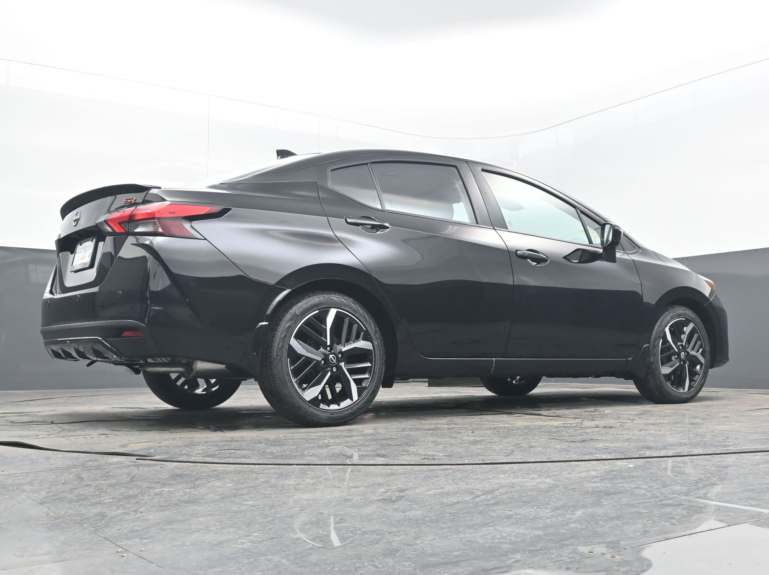 New 2025 Nissan Versa SR image 28