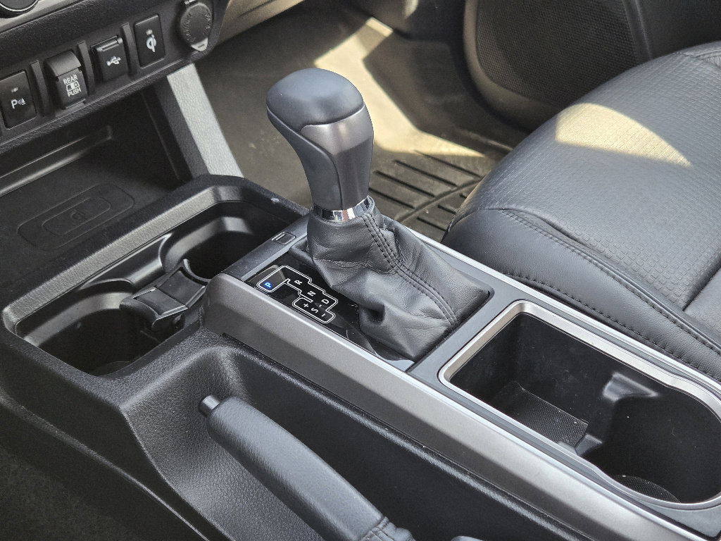 Used 2022 Toyota Tacoma Limited w/ Nightshade Package image 9