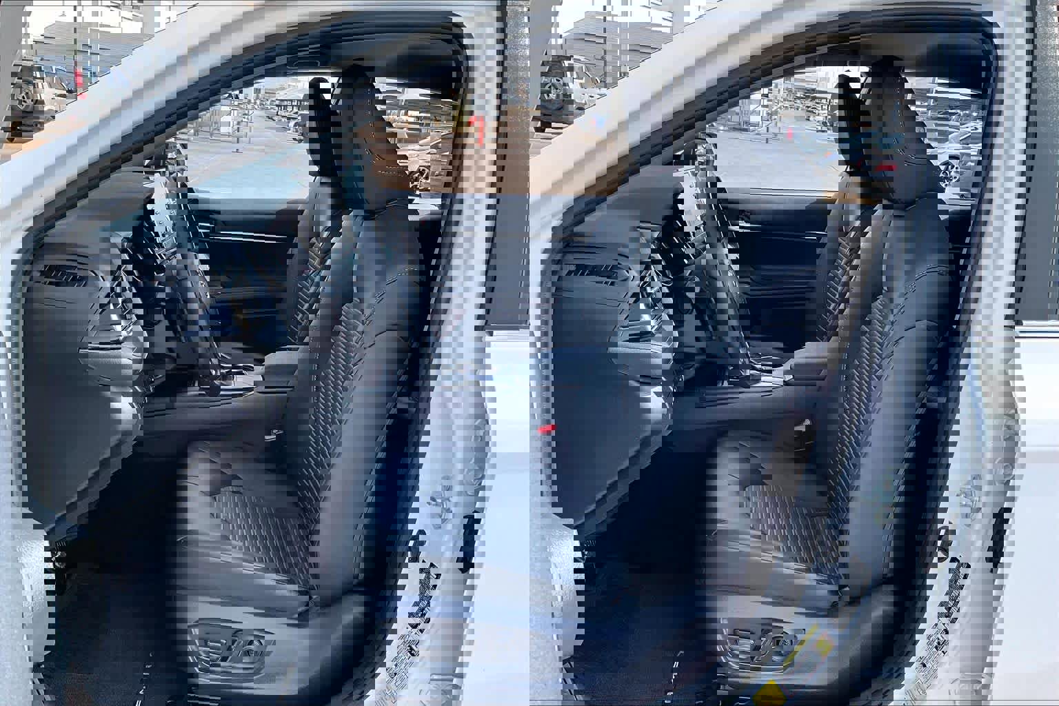 Used 2023 Toyota Camry SE image 8