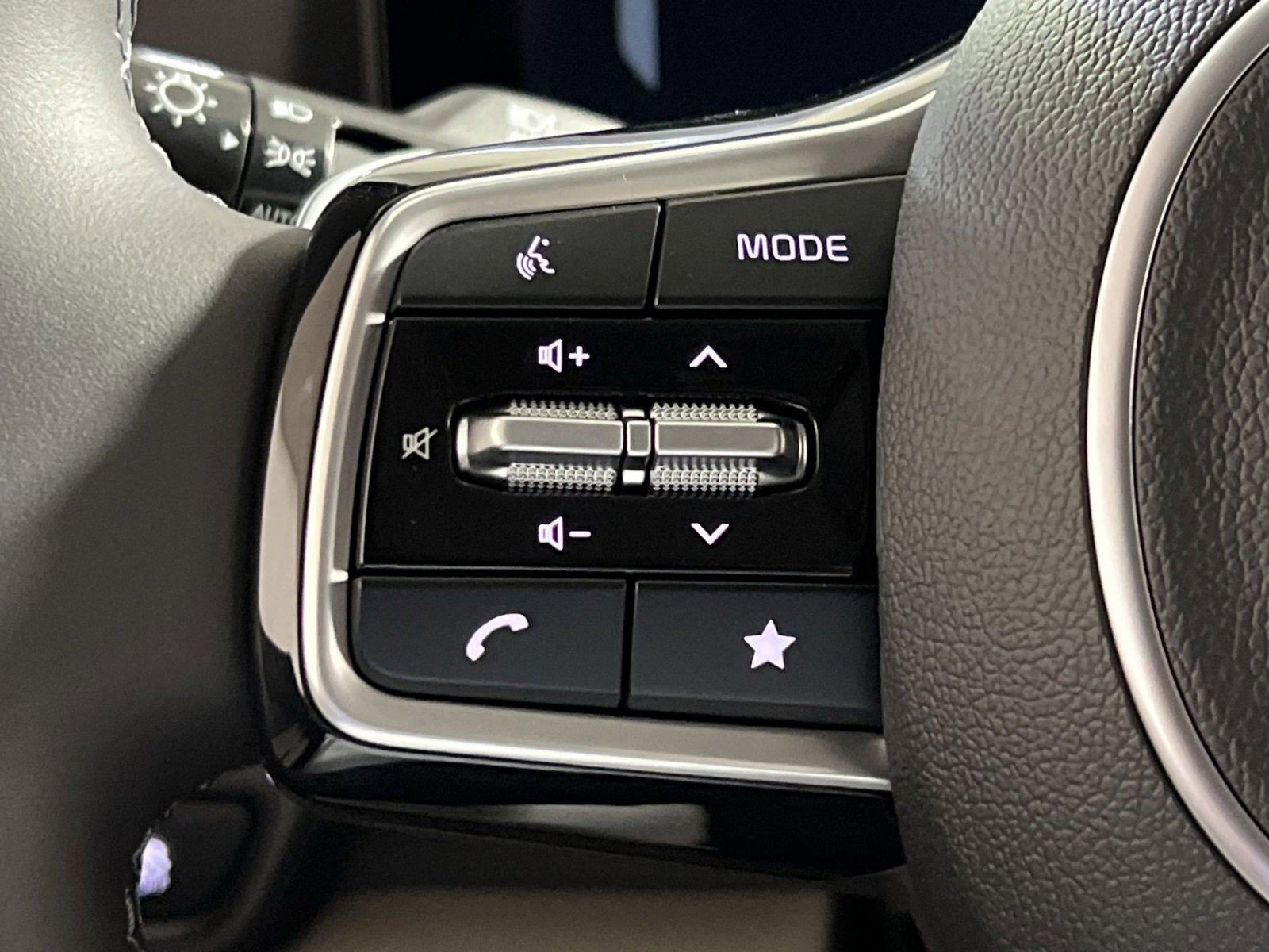 New 2026 Kia Carnival SX image 31