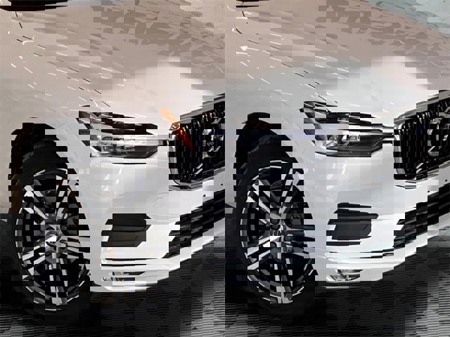 Used 2021 Volvo XC60 T5 Momentum w/ Premium Package image 32