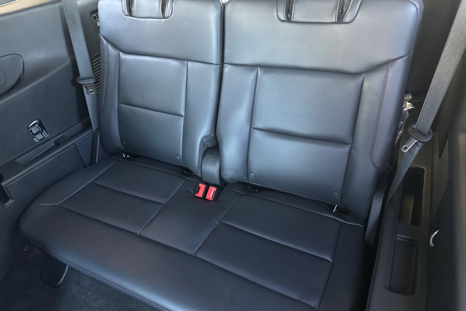 New 2026 Ford Explorer ST-Line w/ ST-Line Street Pack RWD image 15