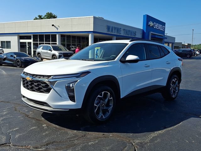 New 2026 Chevrolet Trax LT w/ Driver Confidence Package FWD image 3