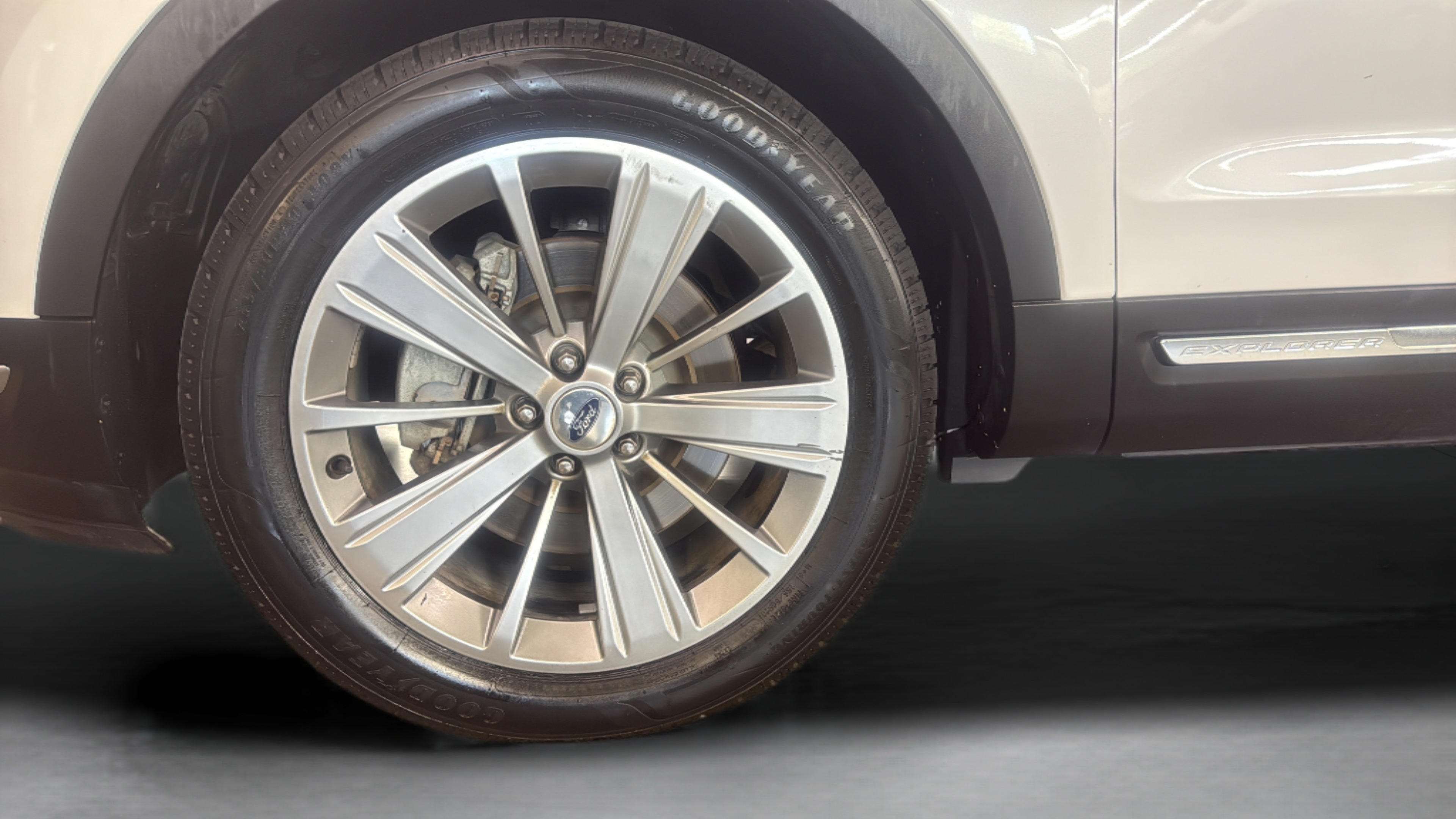 Used 2018 Ford Explorer Limited FWD image 37