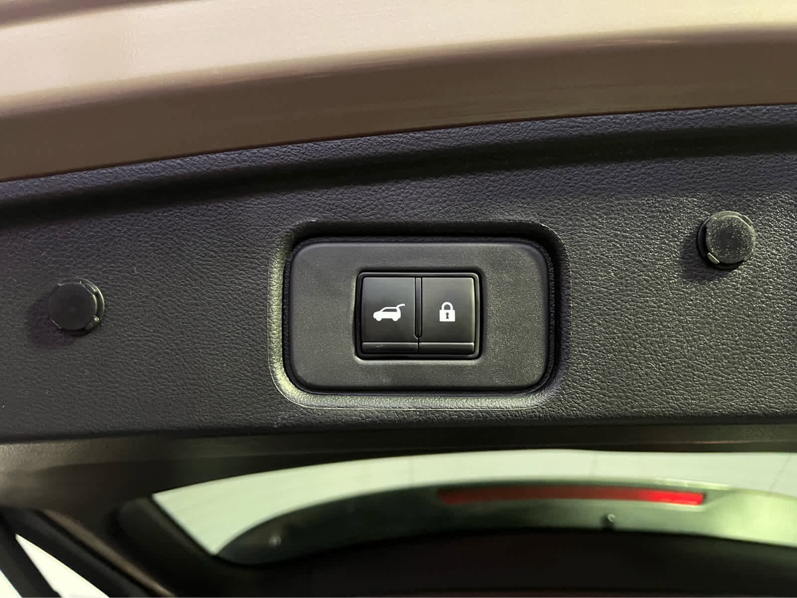 Used 2023 Nissan Pathfinder Platinum image 28