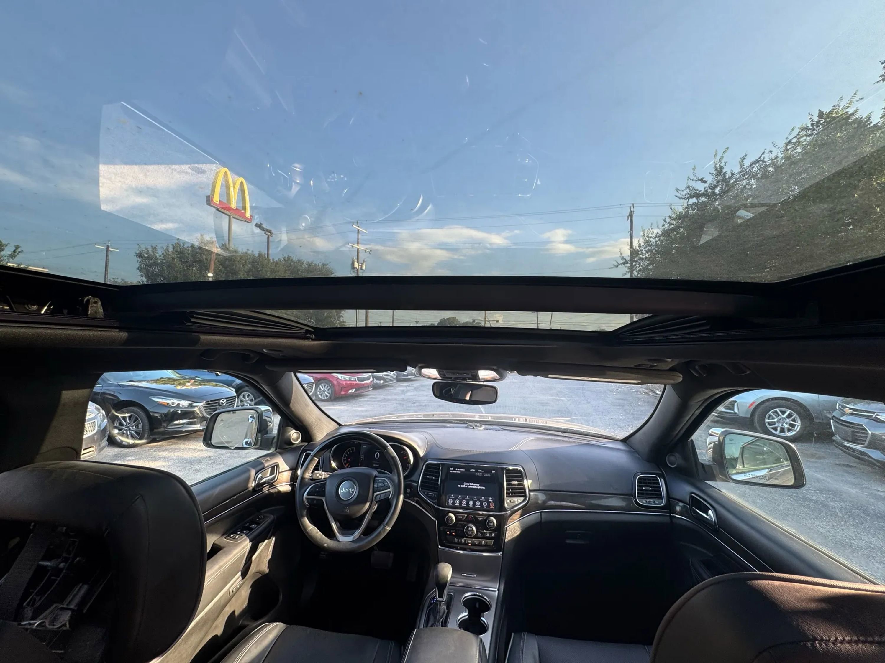Used 2019 Jeep Grand Cherokee Overland image 12