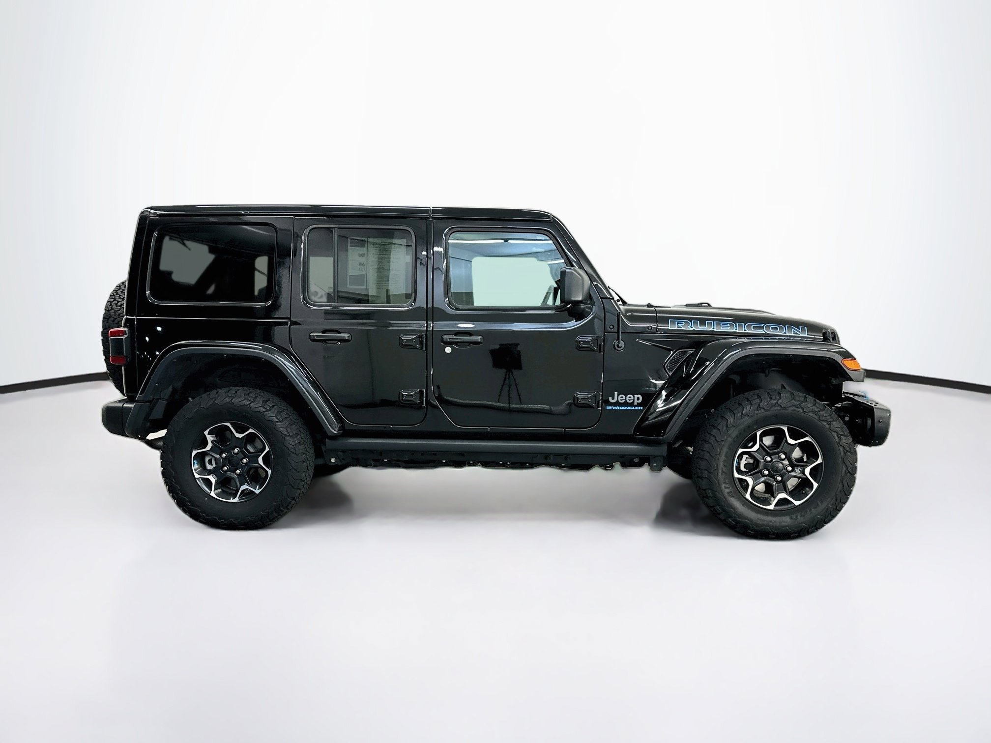 Used 2023 Jeep Wrangler Unlimited Rubicon 4xe w/ Steel Bumper Group AWD/4WD image 10