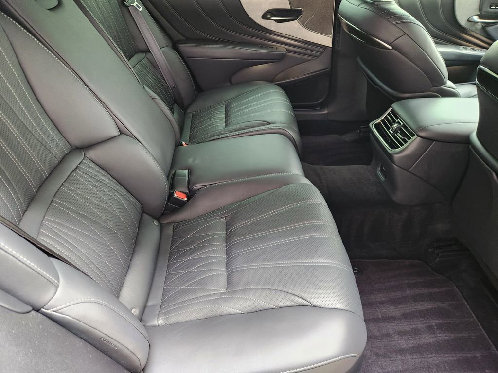 Used 2022 Lexus LS 500 AWD w/ Executive Package image 32
