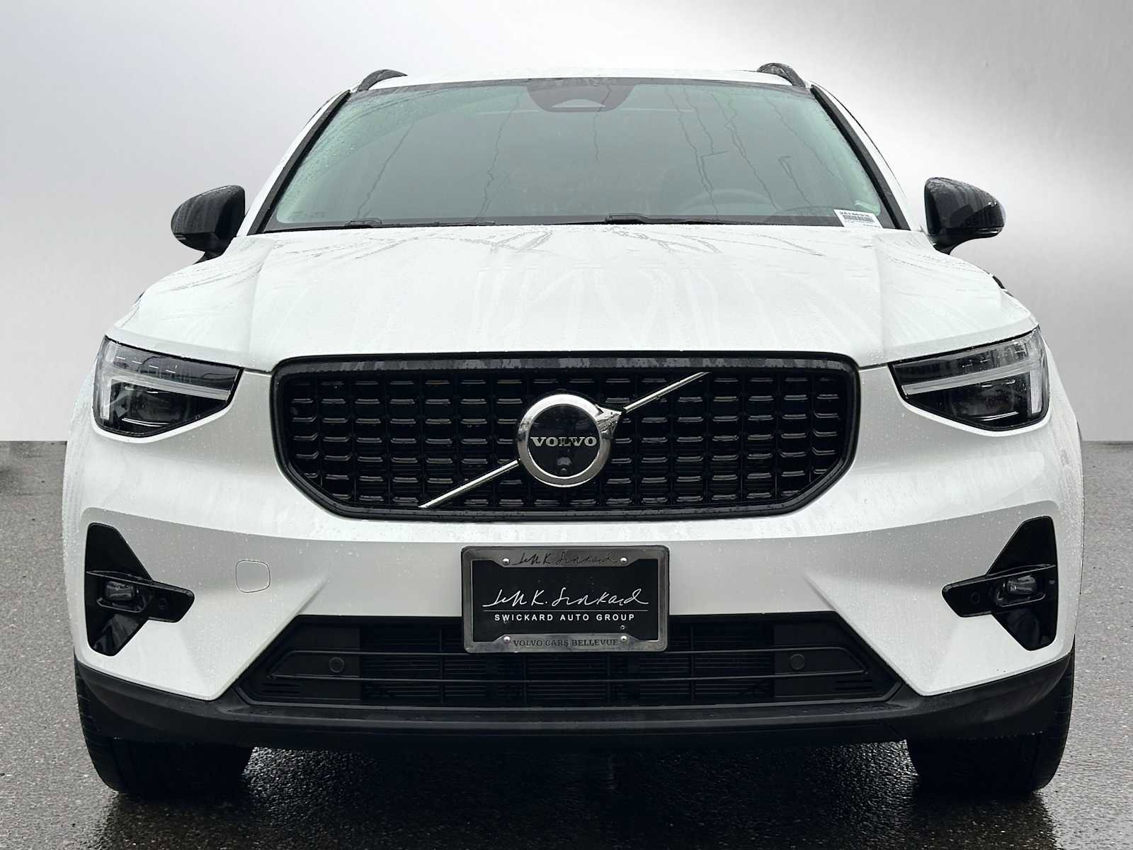 Used 2025 Volvo XC40 B5 Plus w/ Protection Package Premier image 8