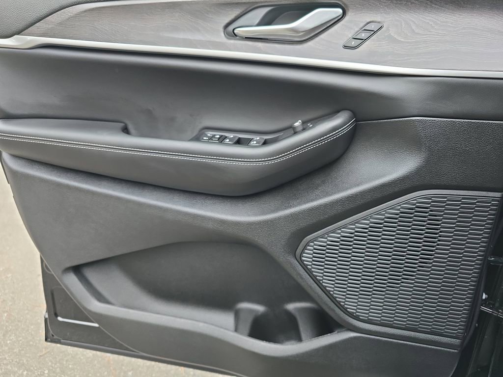 New 2025 Jeep Grand Cherokee L Limited AWD/4WD image 28