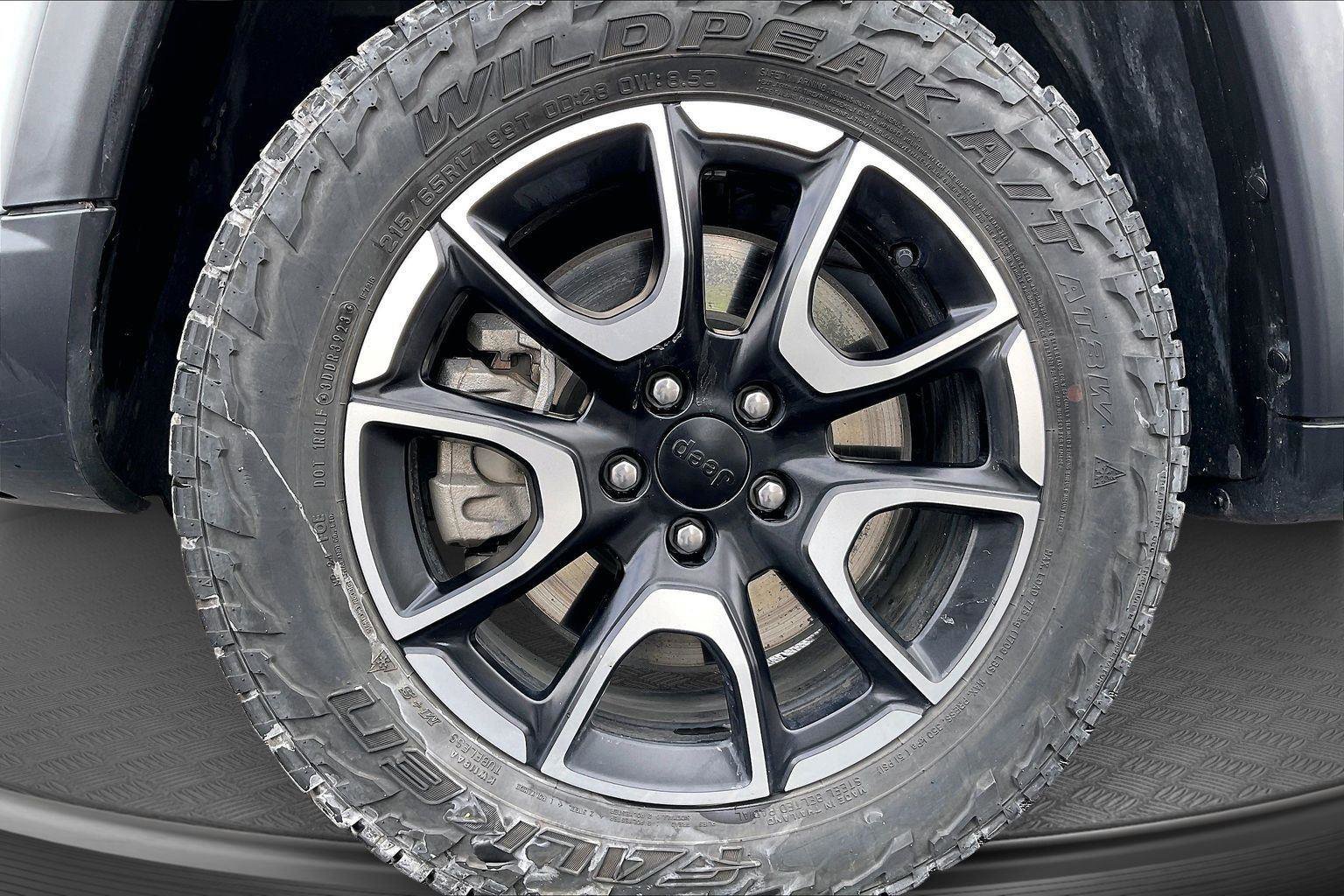 Used 2024 Jeep Compass Trailhawk image 10