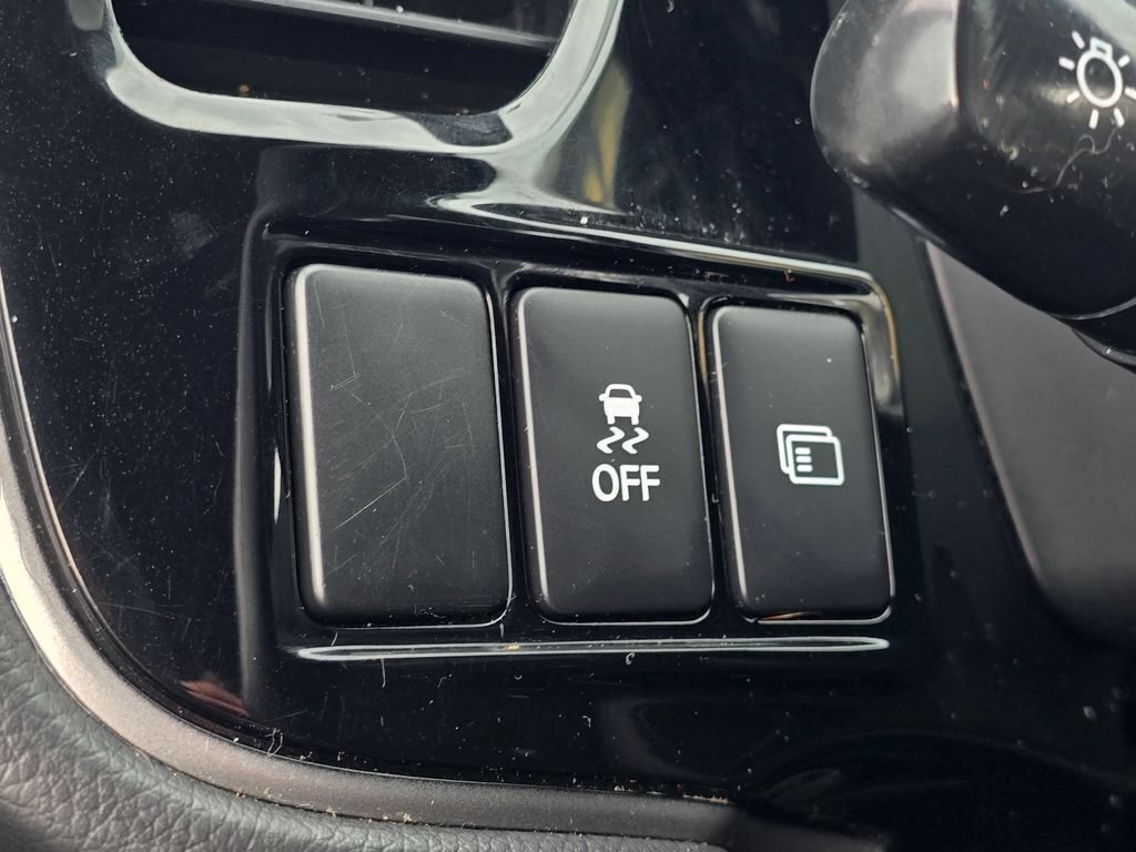 Used 2018 Mitsubishi Outlander ES FWD image 25