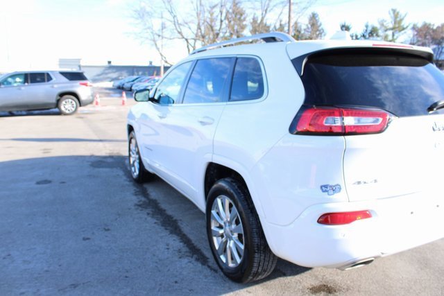 Used 2018 Jeep Cherokee Overland image 29