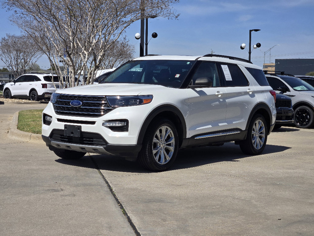 Used 2021 Ford Explorer XLT w/ Equipment Group 202A image 2